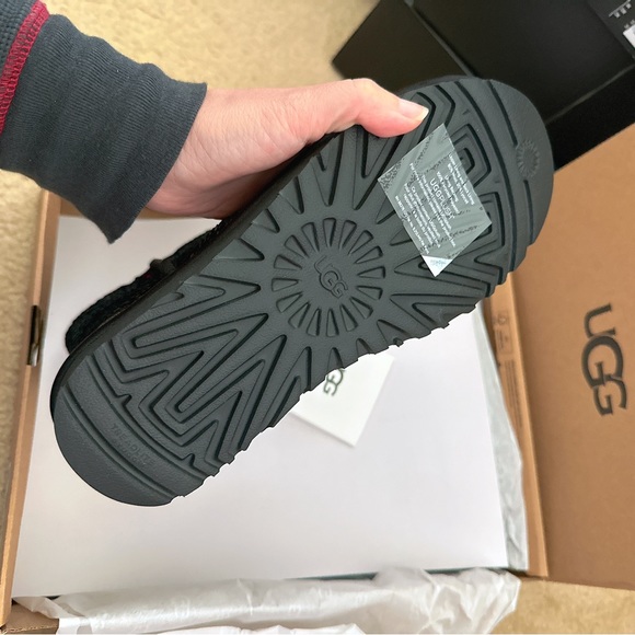 Ugg Classic Short Sequin Boots - Picture 6 of 6